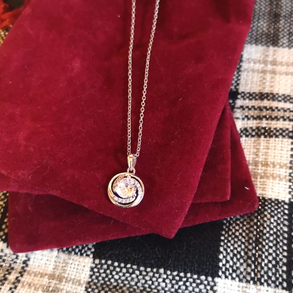 Sterling Silver Swirl necklace